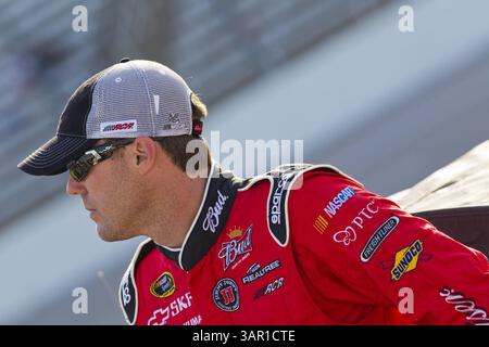 FORT WORTH, Texas - 08 aprile 2011: Kevin Harvick (29) attende di qualificarsi per la gara Samsung Mobile 500 al Texas Motor Speedway di Fort Worth, Texas. (Immagine di credito: © ASP/Cal Sport Media/ZUMAPRESS.com) Foto Stock