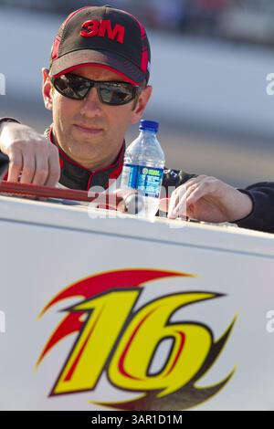 FORT WORTH, Texas - 08 aprile 2011: Greg Biffle (16) attende di qualificarsi per la gara Samsung Mobile 500 al Texas Motor Speedway di Fort Worth, Texas. (Immagine di credito: © ASP/Cal Sport Media/ZUMAPRESS.com) Foto Stock