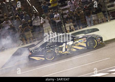 FORT WORTH, TX - APR 09, 2011: Matt Kenseth (17) vince la gara Samsung Mobile 500 al Texas Motor Speedway di Fort Worth, Texas. (Immagine di credito: © ASP/Cal Sport Media/ZUMAPRESS.com) Foto Stock