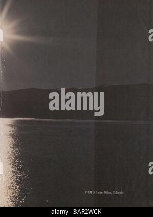 Questa edizione del 1977 'Pirate Vol. Vi: L'annuario dei tesori presenta studenti, club, squadre di atletica, eventi scolastici e i punti salienti della facoltà dell'anno scolastico 1972-1973. Foto Stock