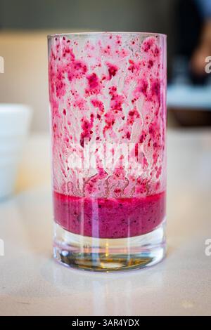 Immagine di un bicchiere di Berry Smoothie Foto Stock