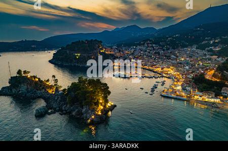 Vista aerea di Parga, nella regione di Preveza in Epiro, Grecia. Foto Stock