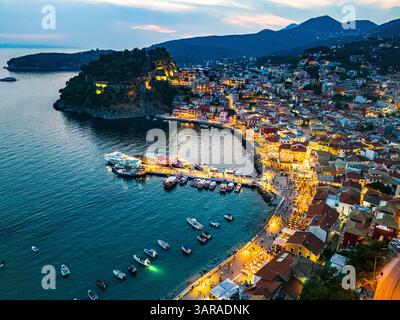 Vista aerea di Parga, nella regione di Preveza in Epiro, Grecia. Foto Stock