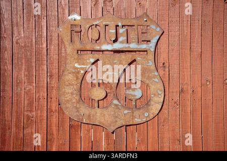 Logo Route 66 ad Antares Point, ex stazione di servizio e negozio lungo la Route 66, Antares, Mohave County, Arizona, USA Foto Stock