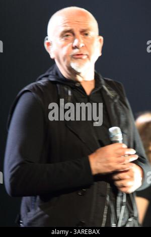 7 maggio 2010 - New York, New York, Stati Uniti - PETER GABRIEL & Friends concerto al radio City Music Hall di New York City 5/03/2010 . K64942MBR.(immagine di credito: © Globe Photos/ZUMApress.com) Foto Stock