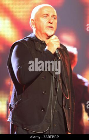 7 maggio 2010 - New York, New York, Stati Uniti - PETER GABRIEL & Friends concerto al radio City Music Hall di New York City 5/03/2010 . K64942MBR.(immagine di credito: © Globe Photos/ZUMApress.com) Foto Stock