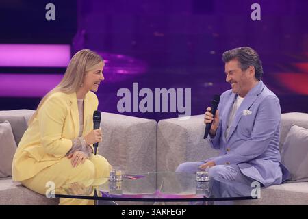 08.04.2025, Die Beatrice Egli Show, Beatrice Egli und Thomas Anders, Ostershow AM 19.04.2025 in der ARD, Aufzeichnung vom 08.04.2025 a Berlino, Berlino *** 08 04 2025, The Beatrice Egli Show, Beatrice Egli e Thomas Anders, Easter show on 19 04 2025 su ARD, registrazione dal 08 04 2025 a Berlino, Berlino Foto Stock