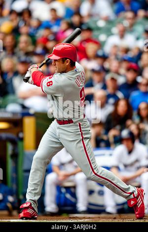 15 maggio 2010 - Milwaukee, WISCONSIN. Miller Park..Philadelphia Phillies Chase Utley #26 scalini verso il piatto, Utley ha avuto 2 doppi RBI su Chris Narveson..Milwaukee Brewers ha perso contro i Philadelphia Phillies 6-10..Mike McGinnis / CSM(Credit Image: © Mike McGinnis/Cal Sport Media/ZUMApress.com) Foto Stock
