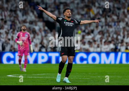 Madrid, Spagna. 16 aprile 2025. William Saliba dell'Arsenal FC durante la partita di UEFA Champions League, quarti di finale, andata e ritorno, tra il Real Madrid e l'Arsenal FC giocata allo stadio Santiago Bernabeu il 16 aprile 2025 a Madrid in Spagna. (Foto di Cesar Cebolla/PRESSINPHOTO) credito: PRESSINPHOTO SPORTS AGENCY/Alamy Live News Foto Stock
