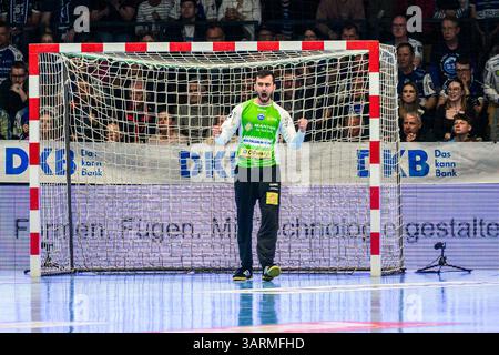Eisenach, Germania. 17 aprile 2025. Matija Spikic (ThSV Eisenach, n. 1) GER, ThSV Eisenach gegen HC Erlangen, Handball, Daikin 1. Handballbundesliga, 26.Spieltag, Saison 2024/2025, 17.04.2025 foto: Eibner-Pressefoto/Martin Herbst credito: dpa/Alamy Live News Foto Stock