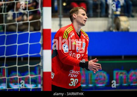Eisenach, Germania. 17 aprile 2025. Finn Zecher (TW, HC Erlangen, 30) GER, ThSV Eisenach gegen HC Erlangen, Handball, Daikin 1. Handballbundesliga, 26.Spieltag, Saison 2024/2025, 17.04.2025 foto: Eibner-Pressefoto/Martin Herbst credito: dpa/Alamy Live News Foto Stock