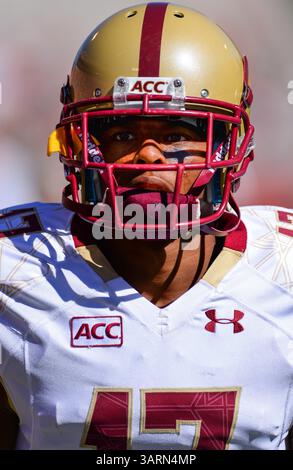 12 ottobre 2013 - Clemson, SC, U. S - il defensive back dei Boston College Eagles BRYCE JONES (17) prima della partita tra i Boston College Eagles e i Clemson Tigers al Memorial Stadium ''Death Valley'' di Clemson, South Carolina. (Immagine di credito: © Shane Roper/ZUMAPRESS.com) Foto Stock