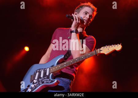 5 luglio 2012 - Milwaukee, Wisconsin, Stati Uniti - HUNTER HAYES si esibisce con la sua band al Summerfest. (Immagine di credito: © Daniel DeSlover/ZUMA Press) Foto Stock