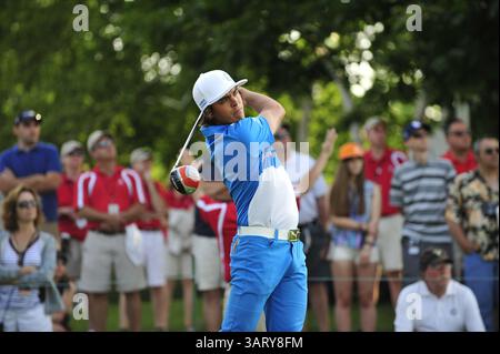 22 giugno 2013 - Cromwell, Connecticut, Stati Uniti - RICKIE FOWLER parte dal primo tee durante il Travelers Championship a TPC River Highlands a Cromwell. (Immagine di credito: © Brian Ciancio/ZUMAPRESS.com) Foto Stock