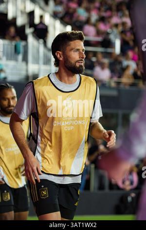 9 aprile 2025 l'attaccante del LAFC Olivier Giroud (9) scalda una partita della CONCACAF Champions Cup allo stadio Chase. Credito: Jose Luis Suerte Foto Stock