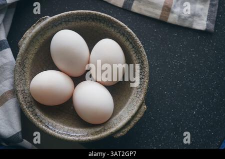 Uova fresche di fattoria â€“ bontà semplice e pura Foto Stock