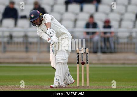 Josh Bohannon del Lancashire il primo giorno della partita di cricket di Rothesay County Championship Division 2 tra Lancashire CCC e Leicestershire CCC all'Emirates Old Trafford, Manchester, Regno Unito, 18 aprile 2025 Credit: John Mallett/Alamy Live News Foto Stock