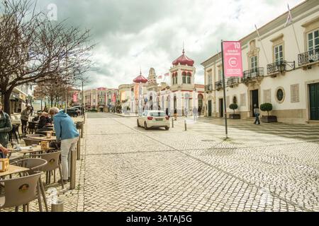 Blick zur Markthalle Mercado Municipal de LoulÃ . LoulÃ , Algarve, Portogallo Makrthalle in der Altstadt *** Vista del mercato del Mercado Municipal de LoulÃ LoulÃ , Algarve, mercato del Portogallo nella città vecchia Foto Stock