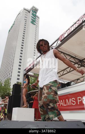 23 agosto 2013 - Las Vegas, Nevada, Stati Uniti - il rapper Lupe fiasco si esibisce al 'Ditch Fridays' al Ditch Dayclub & Pool il 23 agosto 2013 al Palms Casino Resort di Las Vegas, Nevada. (Immagine di credito: © Marcel Thomas/ZUMAPRESS.com) Foto Stock