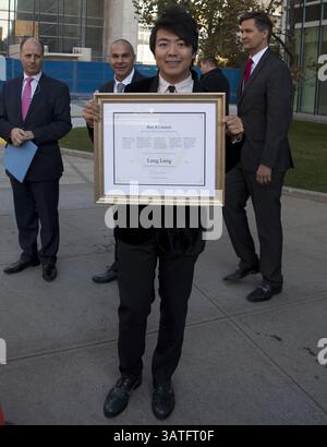 28 ottobre 2013 - New York City, NY, USA - Nazioni Unite, New York, ottobre 28 2013 - il segretario generale Ban Ki-Moon ha designato il pianista cinese Lang Lang, noto in tutto il mondo, come Messaggero di Pace delle Nazioni Unite, con particolare attenzione all'educazione globale. Sulla foto: Il pianista Lang Lang The New un Messenger of Peace..credito: Luiz Rampelotto/EuropaNewswire (immagine di credito: © Luiz Rampelotto/ZUMAPRESS.com) Foto Stock