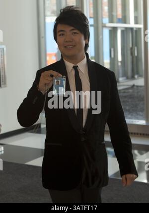 28 ottobre 2013 - New York City, NY, USA - Nazioni Unite, New York, ottobre 28 2013 - il segretario generale Ban Ki-Moon ha designato il pianista cinese Lang Lang, noto in tutto il mondo, come Messaggero di Pace delle Nazioni Unite, con particolare attenzione all'educazione globale. Sulla foto: Il pianista Lang Lang The New un Messenger of Peace..credito: Luiz Rampelotto/EuropaNewswire (immagine di credito: © Luiz Rampelotto/ZUMAPRESS.com) Foto Stock