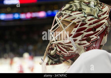 9 aprile 2016: Jimmy Howard (35), portiere dei Detroit Red Wings, rompe un sudore prima della partita tra i New York Rangers e i Detroit Red Wings al Madison Square Garden di Manhattan, New York. Credito obbligatorio: Kostas Lymperopoulos/CSM (immagine di credito: © Kostas Lymperopoulos/CSM tramite filo ZUMA) Foto Stock