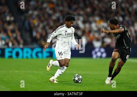 Madrid, Spagna. 16 aprile 2025. Endrick (Real) calcio: "UEFA Champions League" quarti di finale partita di seconda tappa tra il Real Madrid CF 1-2 Arsenal FC all'Estadio Santiago Bernabeu di Madrid, Spagna. Crediti: Mutsu Kawamori/AFLO/Alamy Live News Foto Stock