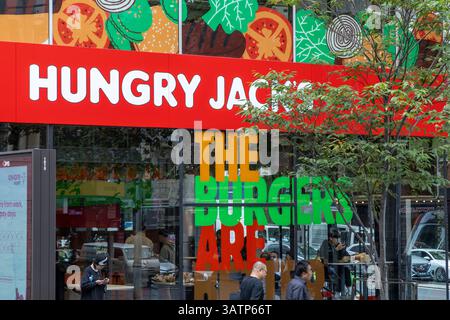 Hungry Jacks, fast food, hamburger, caffetteria in George Street, centro di Sydney, nuovo Galles del Sud, Australia Foto Stock