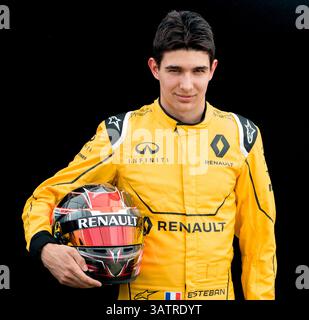 17 marzo 2016: Esteban Ocon del team Renault Sport F1 alla sessione di ritratto dei piloti prima del Gran Premio di Formula 1 australiano 2016 ad Albert Park, Melbourne, Australia. Sydney Low/Cal Sport Media (immagine di credito: © Sydney Low/CSM tramite cavo ZUMA) Foto Stock