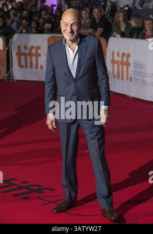 12 settembre 2015 - Toronto, Canada - l'attore Patrick Stewart partecipa alla prima mondiale di The Martian al Toronto International Film Festival presso la Roy Thomson Hall 11 settembre 2015 a Toronto, Canada. (Immagine di credito: © Bill Ingalls via ZUMA Wire) Foto Stock