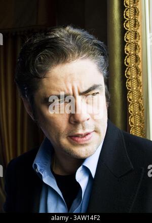 11 novembre 2008 - Los Angeles, California, USA - Benicio del Toro promuove ''che'' a Los Angeles, CA. 11 novembre 2008 (Credit Image: © Armando Gallo/ZUMA Studio) Foto Stock