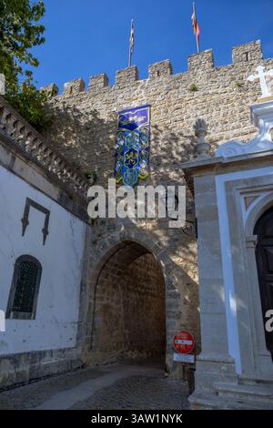 Portogallo, regione di Oeste, Óbidos, l'antica porta (porta da Vila) nella cittadella murata di Óbidos Foto Stock