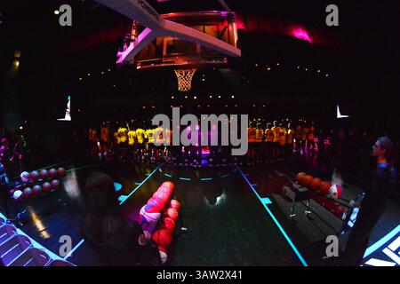 28 marzo 2016: McDonald's All Americans si esibisce durante il POWERADE Jam Fest 2016 al Chicago Theatre di Chicago, Illinois. Patrick Gorski/CSM(immagine di credito: © Patrick Gorski/CSM via ZUMA Wire) Foto Stock