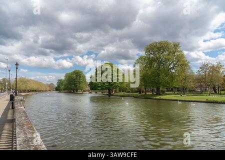Bedford terrapieno sul fiume Great Ouse Foto Stock