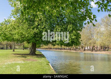 Bedford terrapieno sul fiume Great Ouse Foto Stock