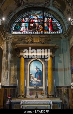All'interno della Chiesa di San Bernardino alle ossa, Piazza Santo Stefano, Milano, Italia. Chiesa di San Bernardino alle ossa Foto Stock
