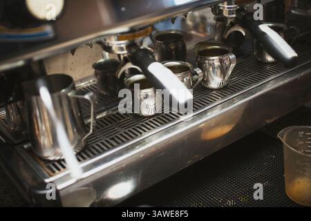 Los Angeles, California, Stati Uniti - 10-02-2021: Vista di una macchina per espresso. Foto Stock