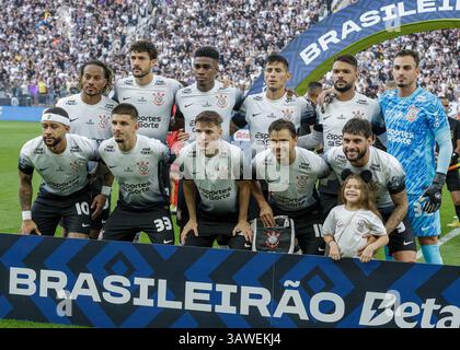 São Paolo, Brasile. 19 aprile 2025. Calcio - Campionato brasiliano 2025 - Corinthians vs Sport - Stadio Allianz Parque. I giocatori di Corinthians posano per una foto di gruppo prima della partita. Crediti: Vilmar Bannach/Alamy Live News Foto Stock