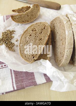 Pane casalingo con coriandolo Foto Stock