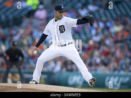 2 agosto 2016: Il lanciatore dei Detroit Tigers Anibal Sanchez (19) consegna il campo durante la partita della MLB tra i Chicago White Sox e i Detroit Tigers al Comerica Park di Detroit, Michigan. I Tigers sconfissero i White Sox 11-5. John Mersits/CSM(immagine di credito: &Copy; John Mersits/Cal Sport Media via cavo ZUMA) Foto Stock