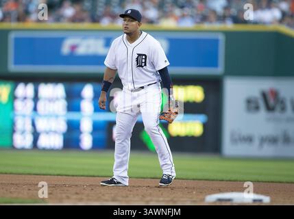 3 agosto 2016: Miguel Cabrera, prima base dei Detroit Tigers (24) durante la partita della MLB tra i Chicago White Sox e i Detroit Tigers al Comerica Park di Detroit, Michigan. I Tigers sconfissero i White Sox 2-1. John Mersits/CSM(immagine di credito: &Copy; John Mersits/Cal Sport Media via cavo ZUMA) Foto Stock