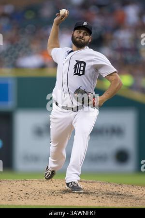 3 agosto 2016: Il lanciatore dei Detroit Tigers Michael Fulmer (32) consegna il campo durante la partita della MLB tra i Chicago White Sox e i Detroit Tigers al Comerica Park di Detroit, Michigan. I Tigers sconfissero i White Sox 2-1. John Mersits/CSM(immagine di credito: &Copy; John Mersits/Cal Sport Media via cavo ZUMA) Foto Stock