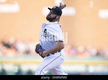 3 agosto 2016: Il lanciatore dei Detroit Tigers Michael Fulmer (32) consegna il campo durante la partita della MLB tra i Chicago White Sox e i Detroit Tigers al Comerica Park di Detroit, Michigan. I Tigers sconfissero i White Sox 2-1. John Mersits/CSM(immagine di credito: &Copy; John Mersits/Cal Sport Media via cavo ZUMA) Foto Stock