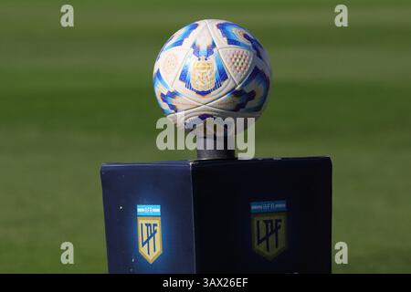Argentina. 20 aprile 2025. Buenos Aires, 20.04.2025: Pallone della Professional League Argentina prima della partita per il 14° turno della Lega Argentina allo Stadio Guillermo Laza ( crediti: Néstor J. Beremblum/Alamy Live News Foto Stock