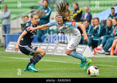 27 novembre 2016 - Melbourne, Victoria, Australia - AMY JACKSON (15) della città di Melbourne reagisce dopo essere stata sporcata nel quarto round della competizione W-League tra Melbourne City e Melbourne Victory durante la stagione 2016-17 all'AAMI Park di Melbourne, Australia. La Westfield W-League è la lega nazionale di calcio femminile dell'Australia. City Won 3-0 (immagine di credito: © Sydney Low via ZUMA Wire) Foto Stock