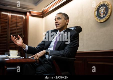 7 dicembre 2012 - Washington, DC, USA - il presidente degli Stati Uniti Barack Obama tiene una riunione nella Situation Room della Casa Bianca il 7 dicembre 2012 a Washington, DC. (Credit Image: © Pete Souza/The White House/ZUMAPRESS.com) Foto Stock