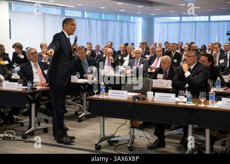5 dicembre 2012 - Washington, DC, USA - il presidente degli Stati Uniti Barack Obama risponde alle domande dei leader aziendali alla riunione trimestrale della Business Roundtable 5 dicembre 2012 a Washington, DC. (Immagine di credito: © Pete Souza/The White House/ZUMAPRESS.com) Foto Stock