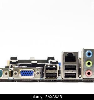 Connettore della scheda madre del computer, isolato su sfondo bianco Foto Stock