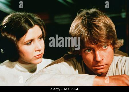 27 dicembre 2016 - file - CARRIE FRANCES FISHER (New York, 21 ottobre 1956 – New York, 27 dicembre 2016) è stata un'attrice, sceneggiatrice, autrice, produttrice e speaker statunitense. Era nota per aver interpretato la Principessa Leia nei film di Star Wars. Fisher era anche nota per i suoi romanzi semi-autobiografici, tra cui Postcards from the Edge, e la sceneggiatura del film omonimo, così come per la sua opera autobiografica di una donna, e il suo libro di saggistica, Wishful Drinking, basato sullo show. Altri suoi ruoli cinematografici includono Shampoo (1975), The Blues Brothers (1980), Hannah and Her Sisters (1986), The 'Burbs (1989), Foto Stock