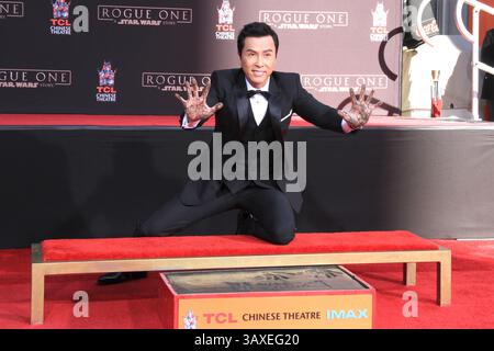 29 novembre 2016 - Los Angeles, CA, Stati Uniti - LOS ANGELES - DEC 1: Donnie Yen alla cerimonia Donnie Yen Hand and Footprint al TCL Chinese Theater IMAX il 1° dicembre 2016 a Los Angeles, CA (Credit Image: © hPa/Newscom via ZUMA Press) Foto Stock
